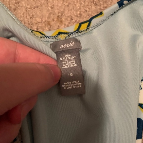 Bathing suit - Picture 2 of 4